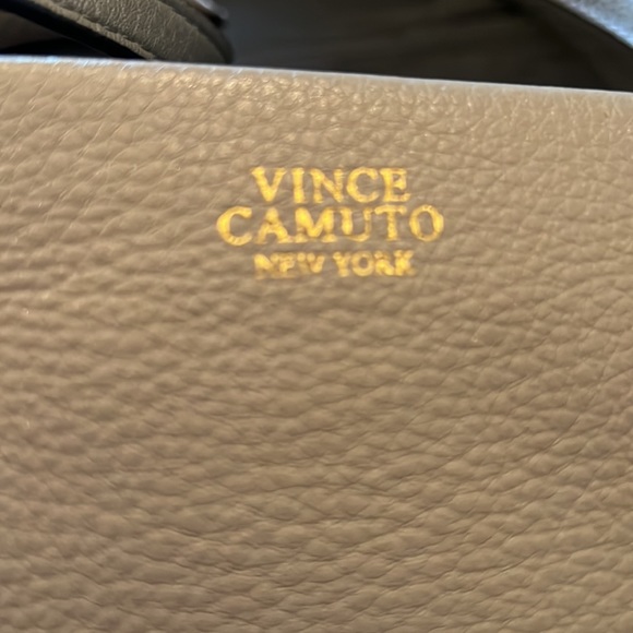 Gray Vince Camuto shoulder bag - Picture 3 of 4